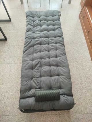 Se vende,( en mano)1'90 x68,plegada ocupa muy poco