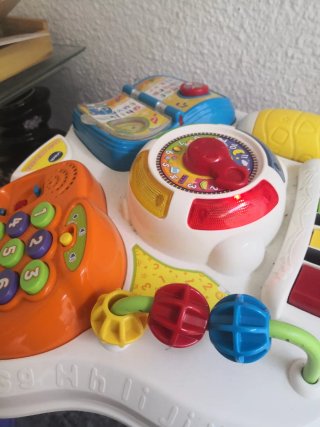 Mesa de juegos infantil aprendizaje