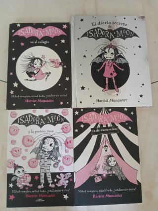 Libros y diario secreto de Isadora Moon