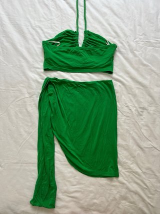 Conjunto verde falda y top con cuerda