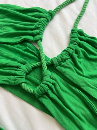 Conjunto verde falda y top con cuerda