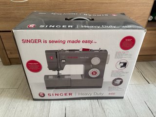 Singer Heavy Duty 4432 Máquina de Coser