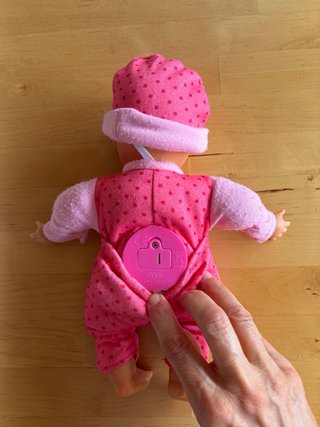 Muñeca Nenuco 25 cm habla y hace sonidos