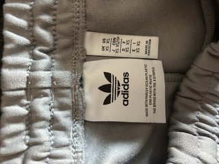 Chándal Adidas Originals Gris Rayas Blancas