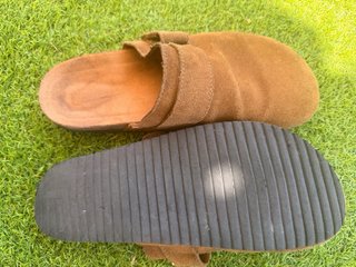 Zuecos de piel talla 39