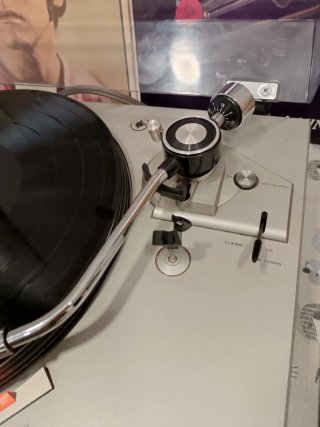 Tocadiscos Sanyo TP 1020