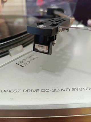 Tocadiscos Sanyo TP 1020
