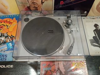 Tocadiscos Sanyo TP 1020