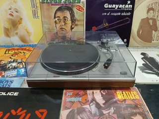 Tocadiscos Sanyo TP 1020