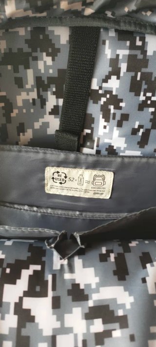 Mochila Qilive Gaming – Gris, amplia y resistente