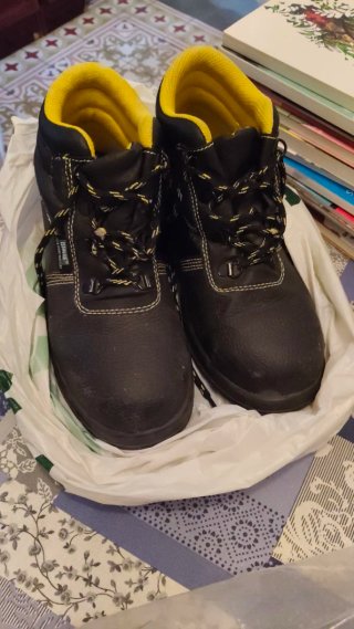 Zapatos de cuña negros botas de seguridad y zapato
