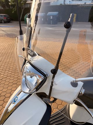 Piaggio Liberty 125 Scooter