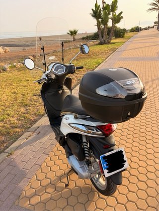 Piaggio Liberty 125 Scooter