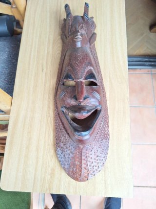 Máscaras africanas de madera tallada