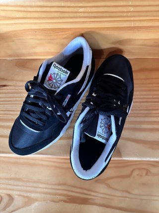 Zapatillas Reebok Clásicas Negras y Blancas