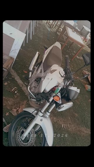 Honda CBF 250 Naked Plata