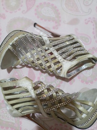 Zapatos de tacón N°35 dorados y plateados