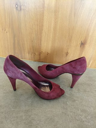 Zapatos de tacón alto Zara color vino