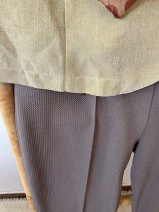 Conjunto chaqueta, pantalón y fular