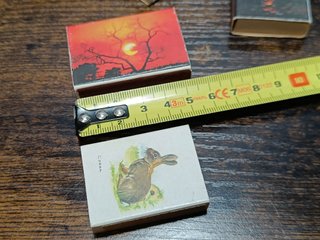 Collezione di scatole di fiammiferi vuoti antichi