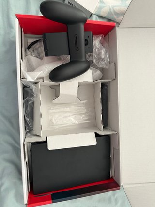 Nintendo Switch V2 + Caja + 4 Juegos + Funda