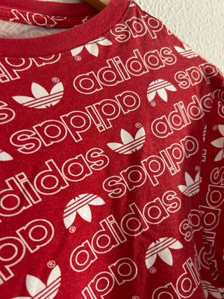 Camiseta Adidas Roja Estampada
