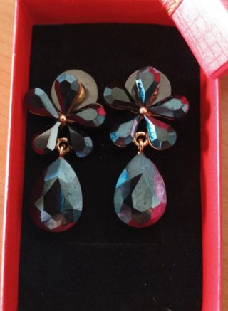 Pendientes Vintage Auténtico Flor Negra y Lágrima