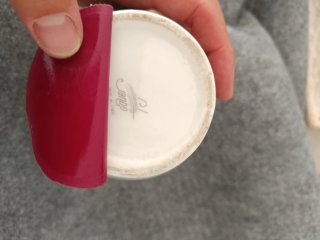Jarrón de porcelana con diseño oriental