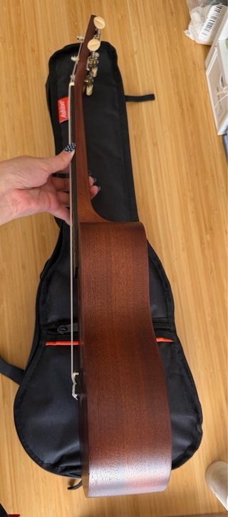 Ukelele Makala MK-C