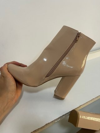 Botas altas tacón beige