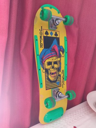 Monopatín Joker Amarillo