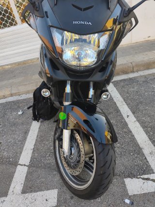 Honda Deauville 700 touring negra