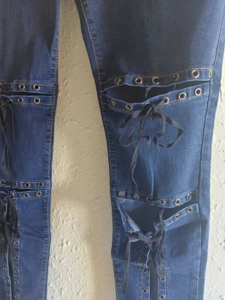 Pantalón Pitillo Vaquero con Cordones