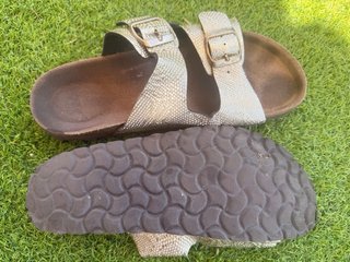 Sandalias doradas talla 39