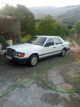 Mercedes-Benz W124 1986