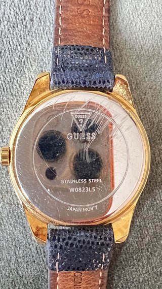 Reloj Guess Dorado y Negro