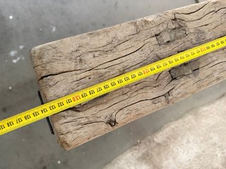 Banco antiguo de madera rústica