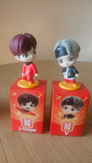 TinyTAN BTS McDonalds V y J-Hope Figuras
