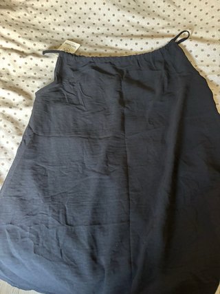 Vestido negro talla U con cuentas