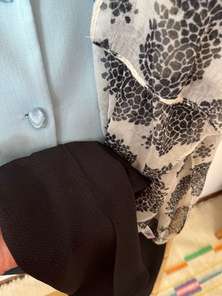 Conjunto chaqueta, pantalón y fular