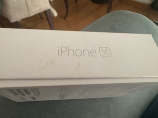 iPhone SE 1ª generación 64 GB + caja + EarPods