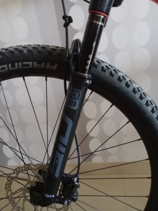 Bicicleta MTB Cannondale Rossa e Nera
