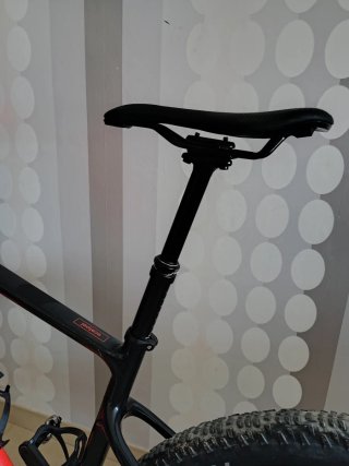 Bicicleta MTB Cannondale Rossa e Nera