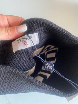 Gorro Moncler Negro con Logo