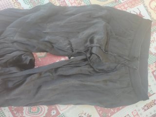 Pantalón negro de raso con cordón