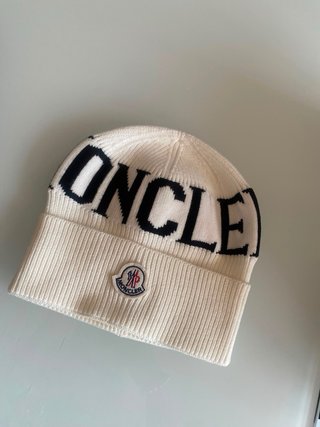 Gorro Moncler Invierno Negro y Blanco