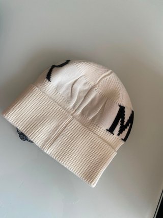 Gorro Moncler Invierno Negro y Blanco