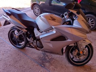 Honda VFR 800 Plata