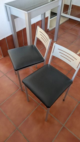 Mesa y 2 sillas Cristal Negro 80cm Extensible