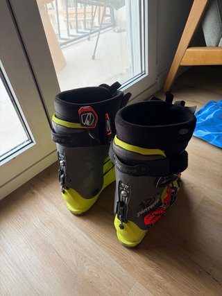 Botas de esquí amarillas Dalbello
